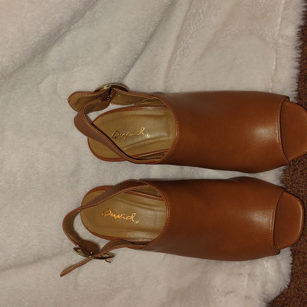 Heels - Picture 2 of 5